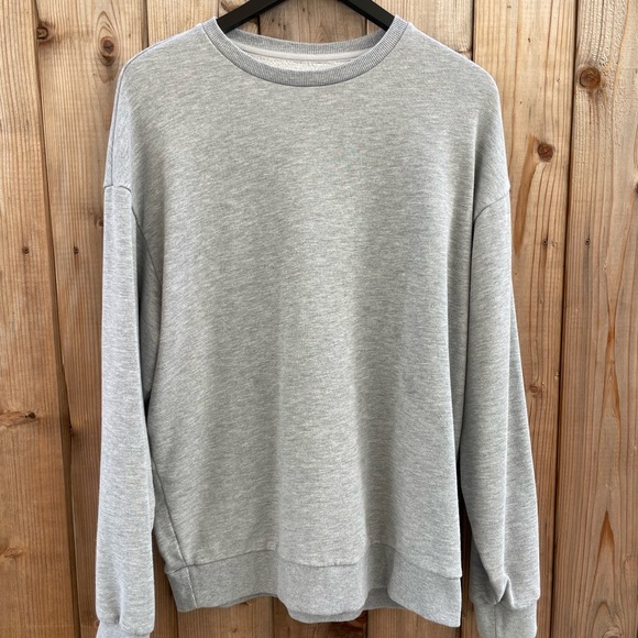 Alo CHILL CREW NECK PULLOVER, Athletic Heather Grey Color, Size Small - Picture 4 of 6